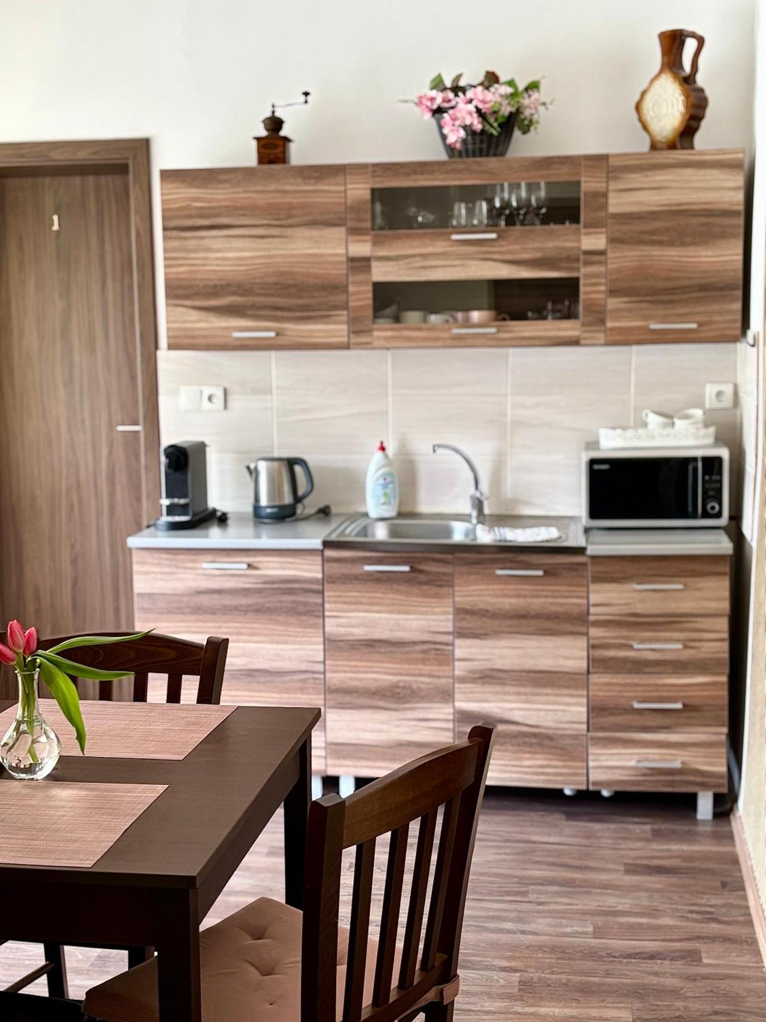 Ubytovani Selsky Dvur Valtice Exterior foto